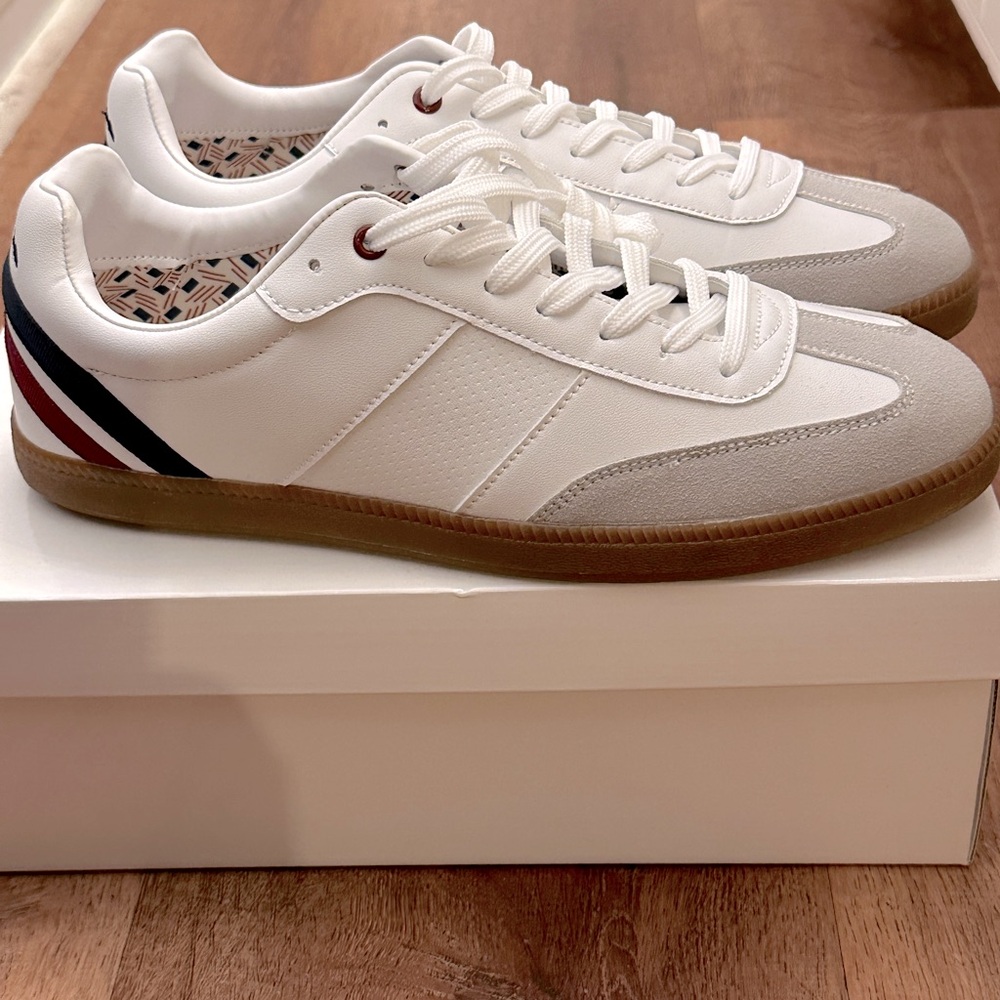 Causal Sneakers